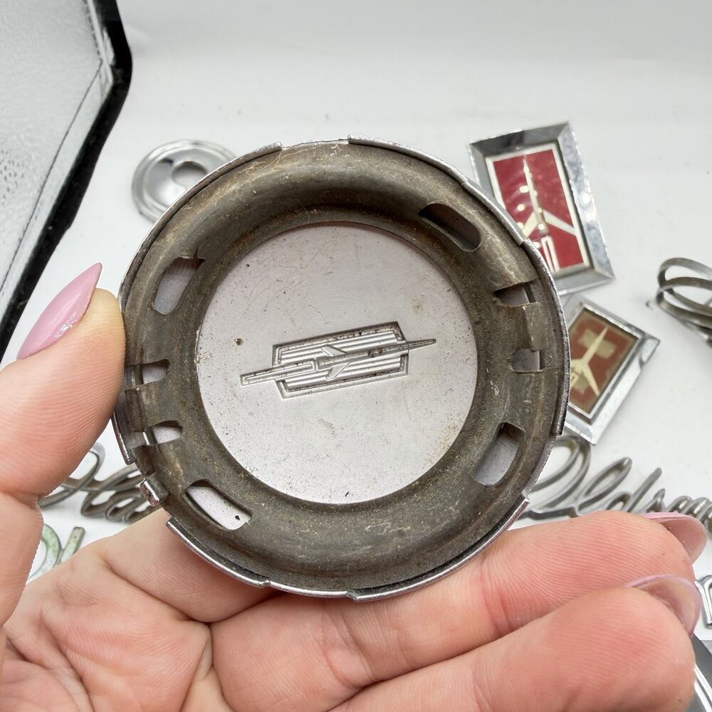 Vintage Oldsmobile Emblem Ornament Rare Lot Bulk Car Part Hood Ornament Logo - Picture 11 of 16